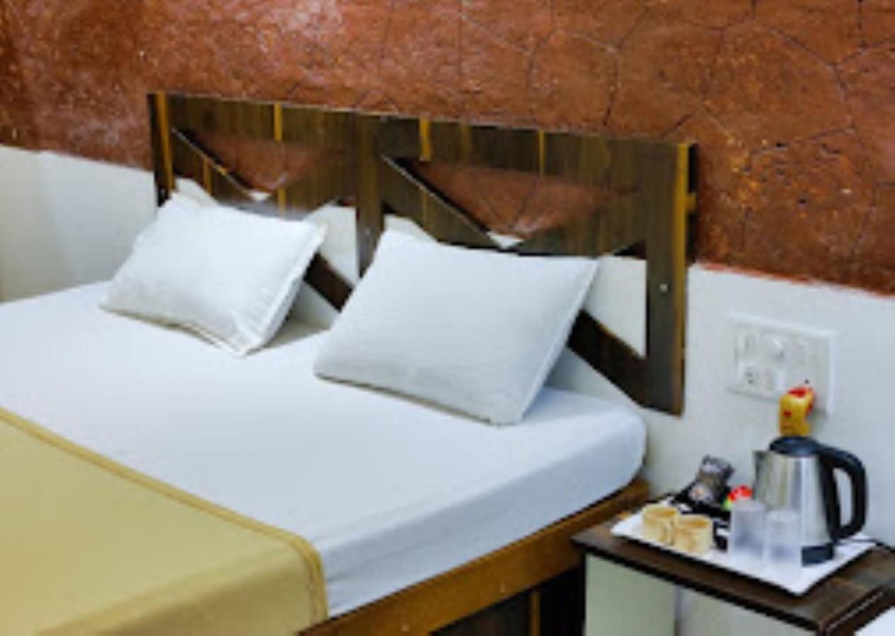 Blue Sea Beach Resort Mālvan Dış mekan fotoğraf