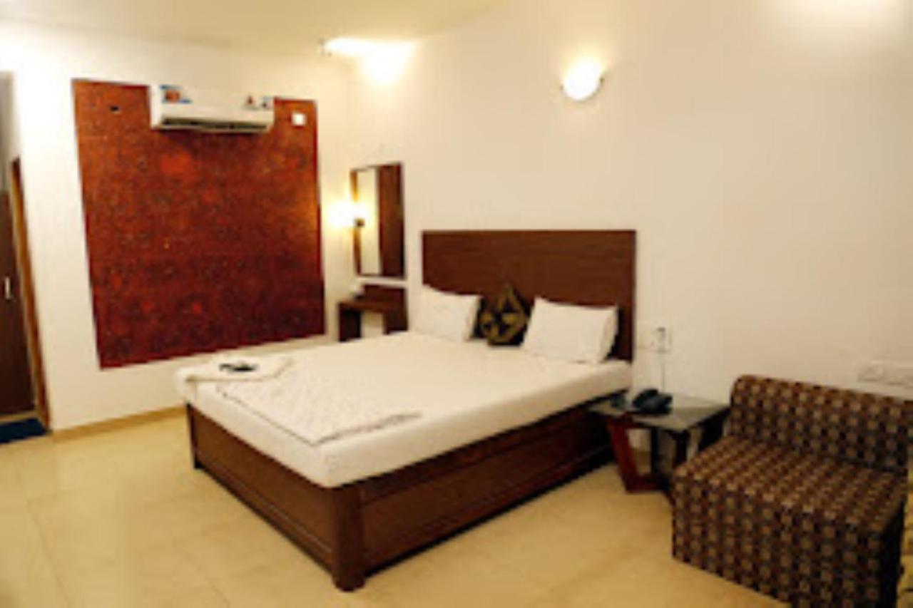 Blue Sea Beach Resort Mālvan Dış mekan fotoğraf